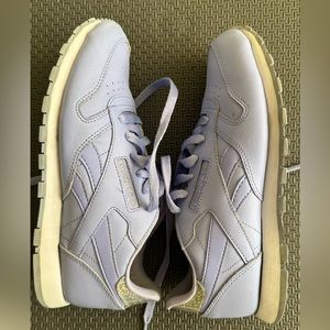 Reebok women sneakers lilac color size 5